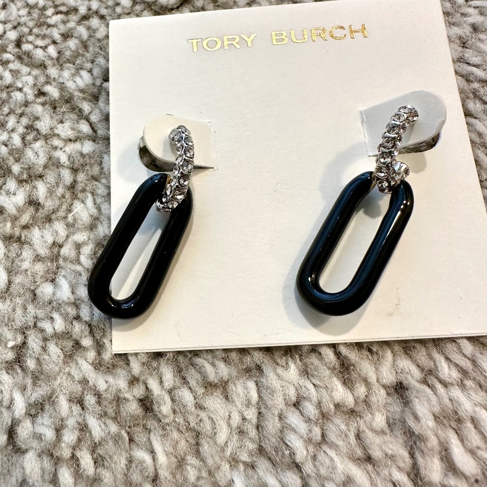 Chic and Fabulous Tory Burch Roxanne link earrings✨